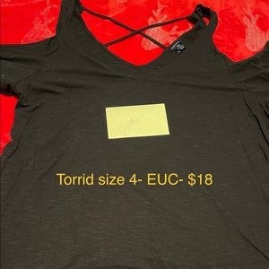 Torrid size 4- cutout short sleeve shirt